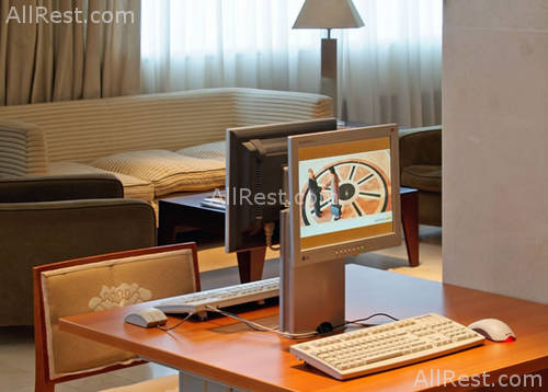 Tryp Alameda Aeropuerto 9